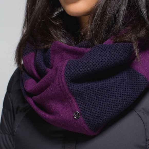 Lululemon Merino Wool Hearth Opener Infinity Scarf Purple Striped **FLAWED** - Picture 2 of 10